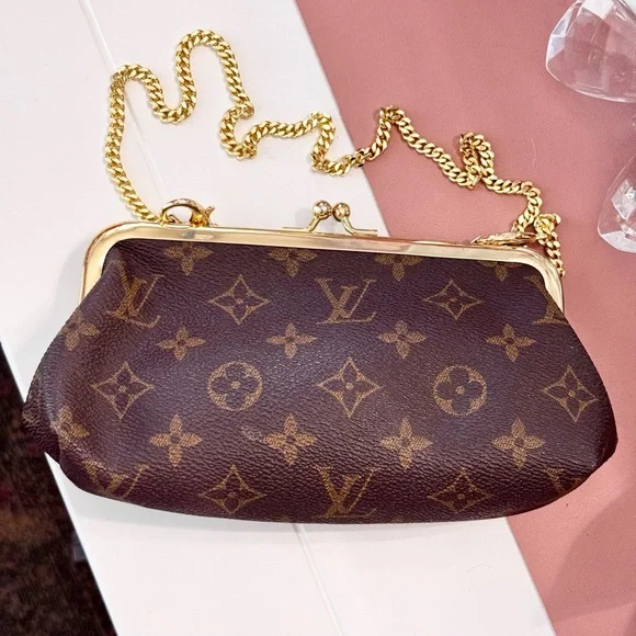 SOLD Vintage Louis Vuitton Kisslock Purse w COA - Picture 5 of 13